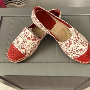 Fun! Red! Tory Burch!